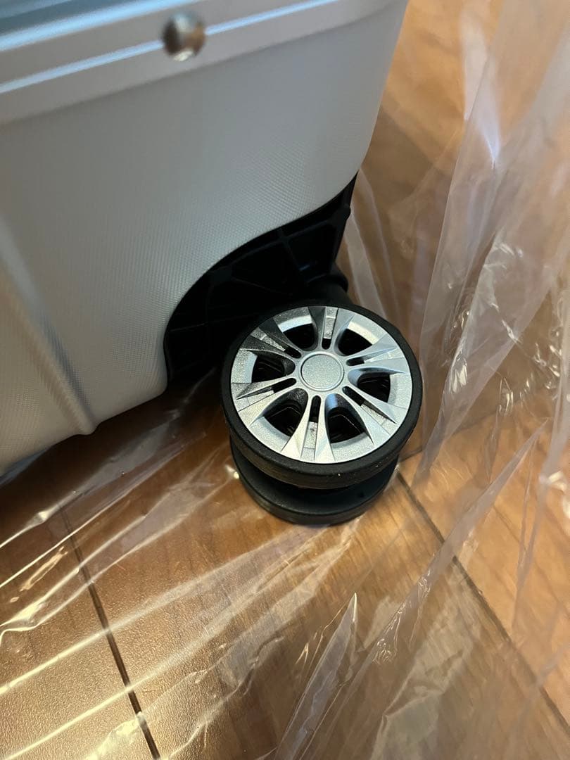 シルバー キャリーケース 大型　7泊〜10日用