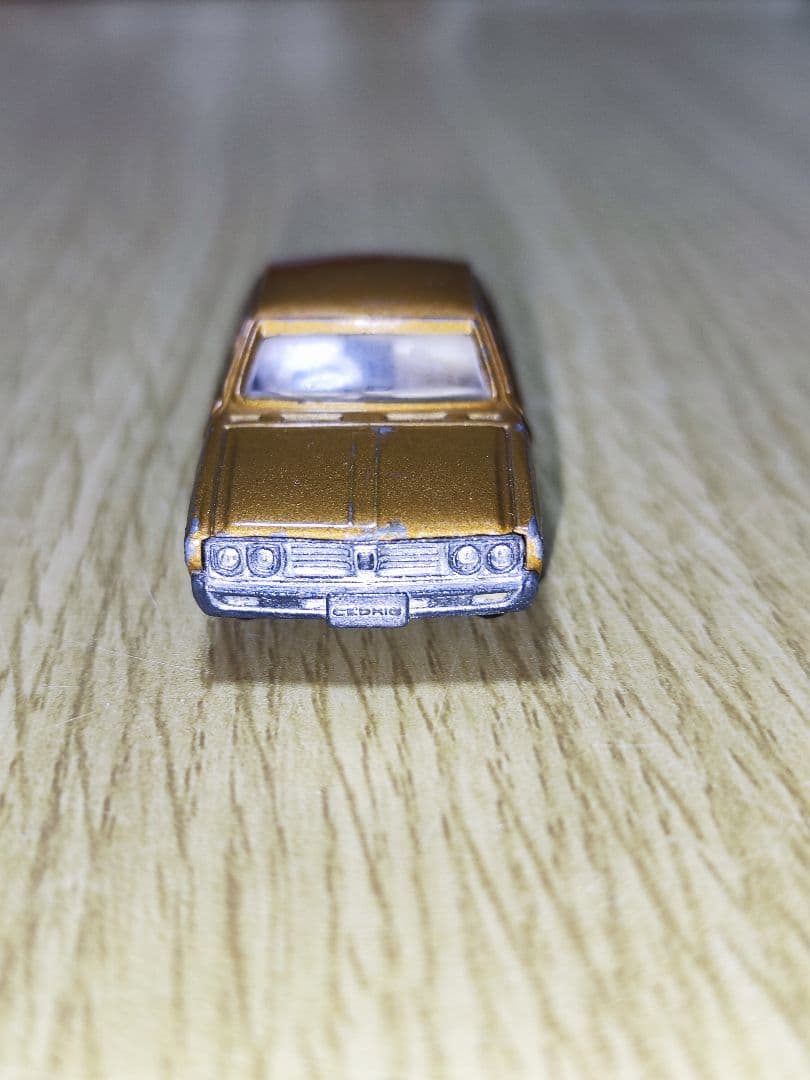 トミカ　日産　セドリック　香港