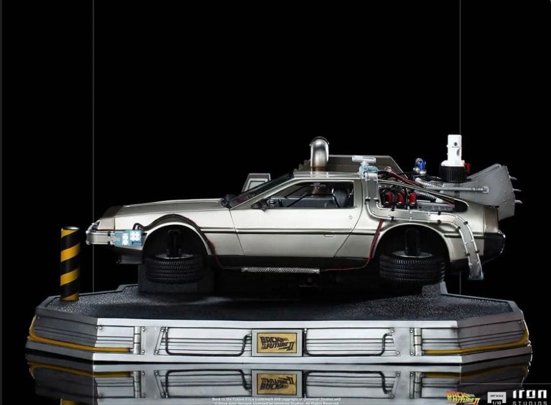 バックトゥザフューチャー２アートスケール１／１０スケール　デロリアンタイムマシン