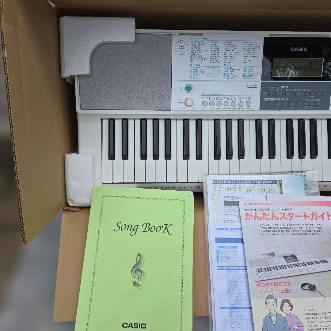美品　CASIO 電子キーボード LK-516 付属品あり