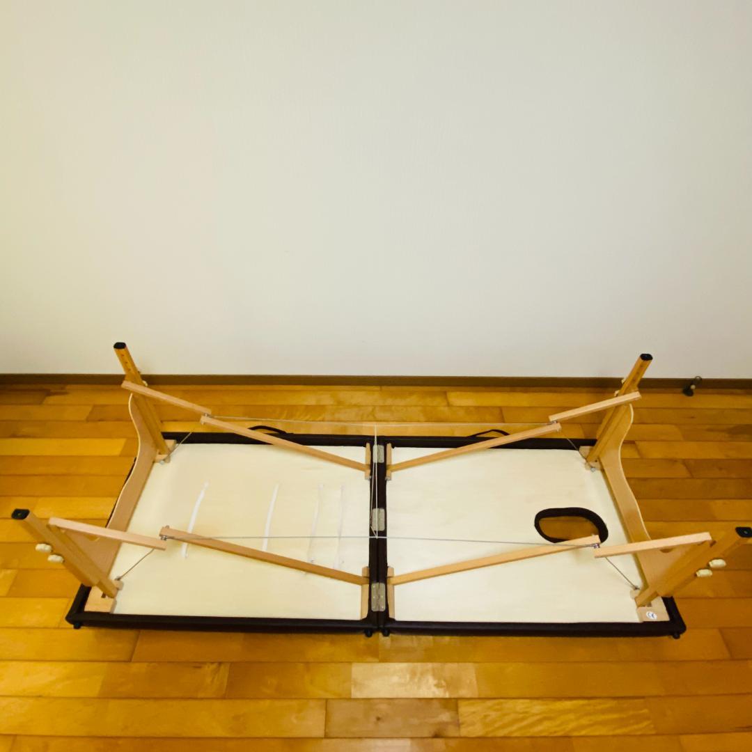 ワールドジェイビー マッサージベッド 有孔 折りたたみ式 ポータブル 送料込み