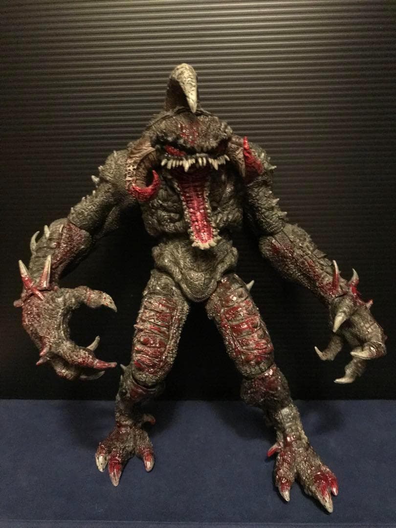 新品未開封！マクファーレントイズ 「スポーン」バイオレーター 通常版フィギュア