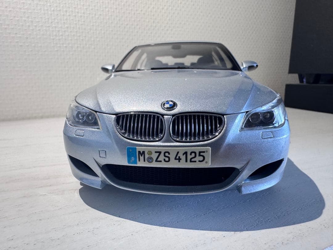 BMW M5 ミニカー 1/18 シルバー