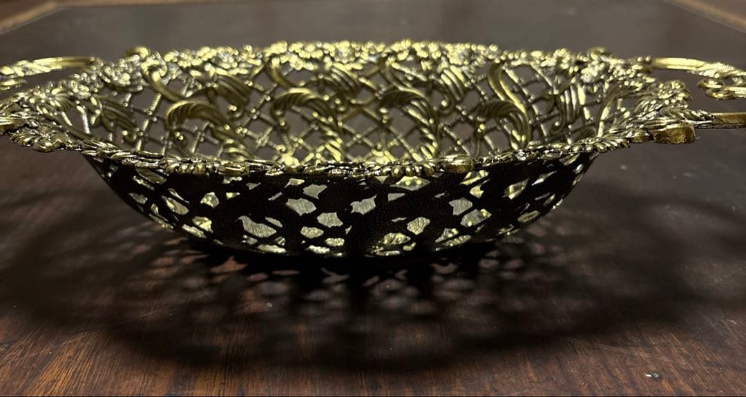 【アンティーク・素材不明】イタリア製 金色 装飾的 バスケット