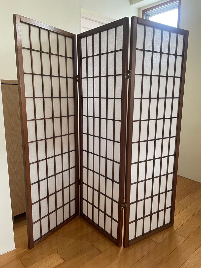 【16日迄値下げ】木製3つ折りパーテーション 格子模様