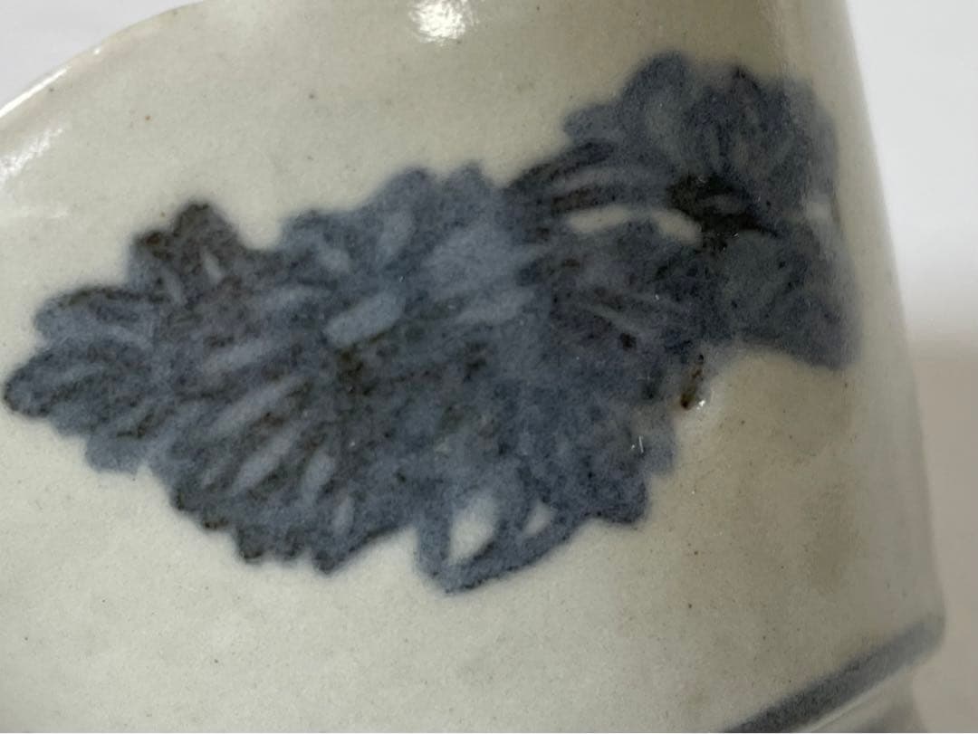 骨董　アンティーク　古伊万里　こんにゃく印判　菊文様　蕎麦猪口　酒器　盃　初期