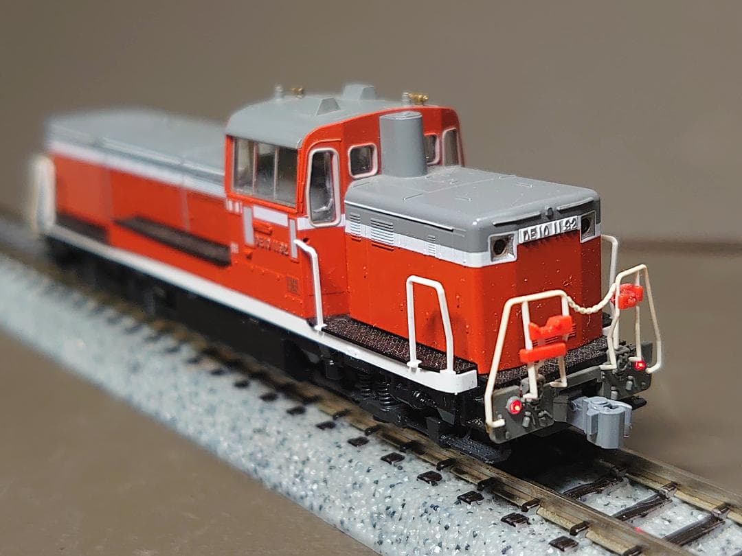 DE10 暖地形【KATO・7011-2】※テールライト点灯