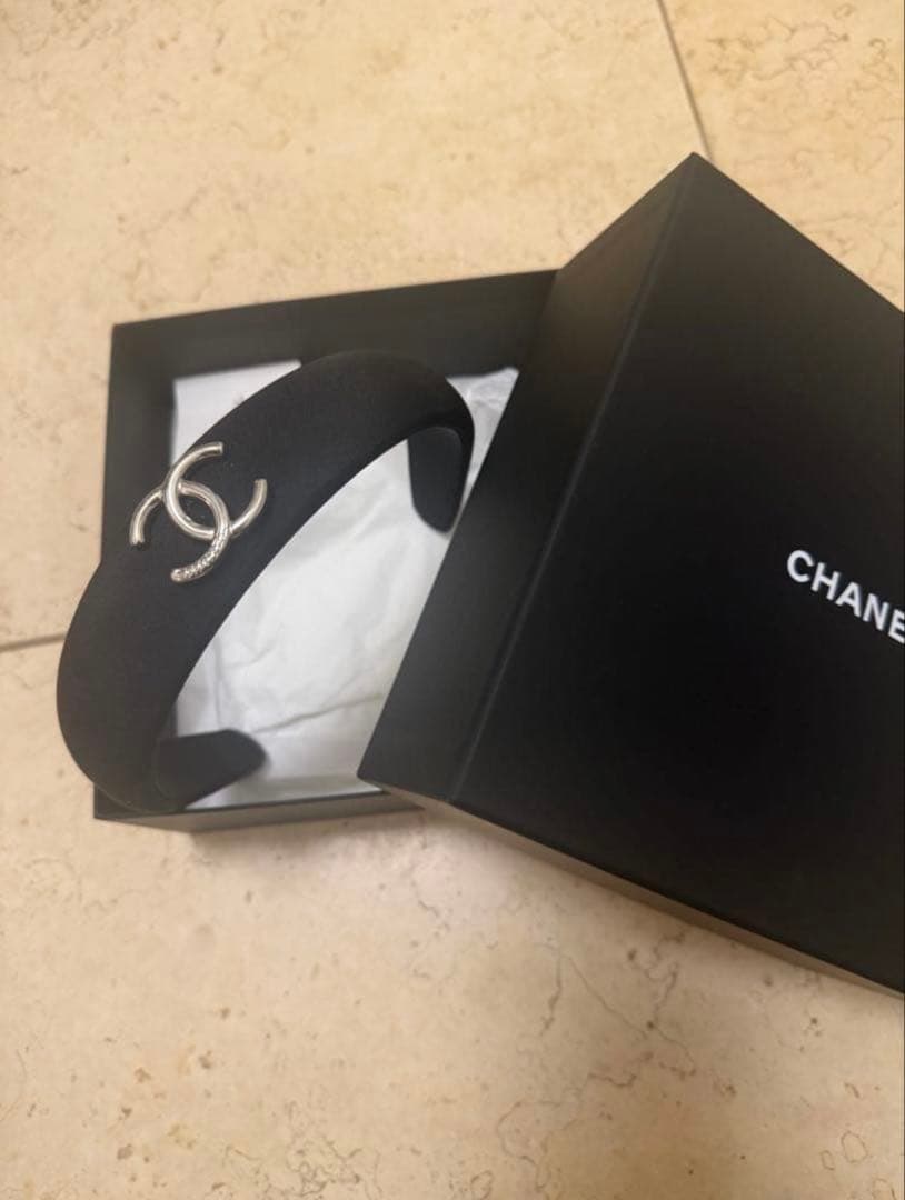 CHANEL ブラック カチューシャ