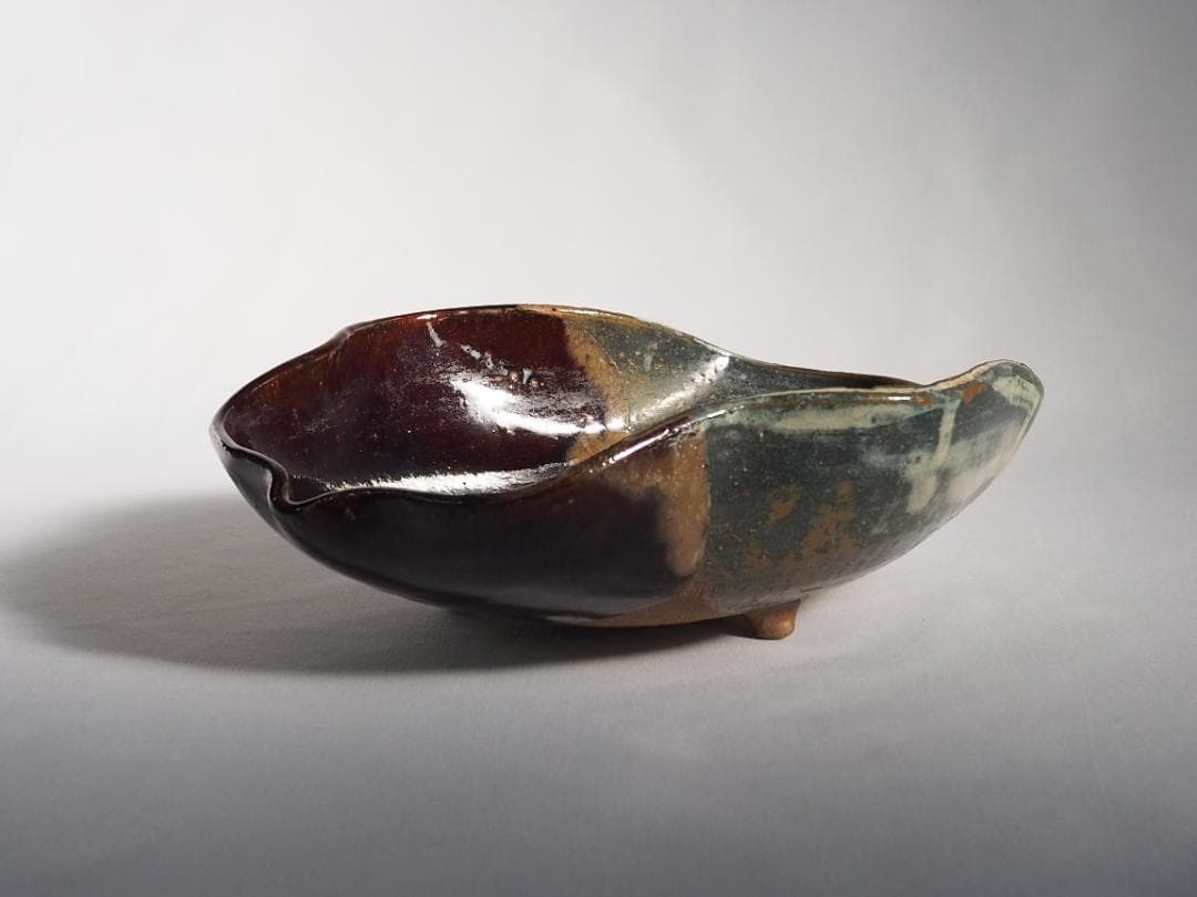 加藤十右衛門造『朝鮮唐津鉢』（共箱）