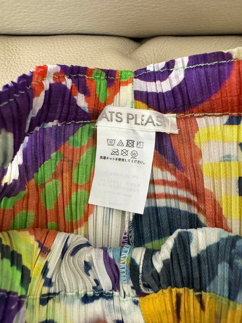 PLEATS PLEASE ISSEY MIYAKEパンツ