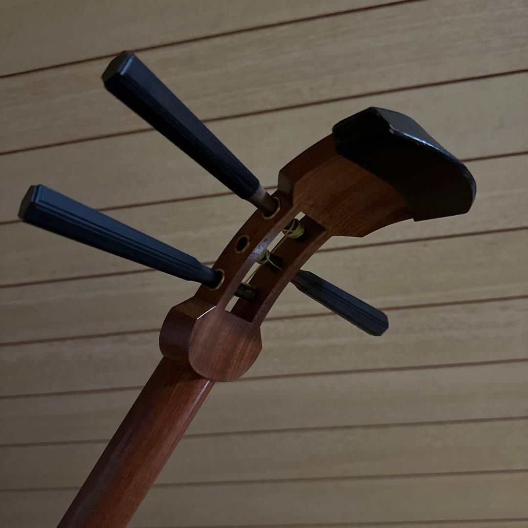 三味線本体 ソフトケース付き　細棹　秋田三味線　長唄等　３弦