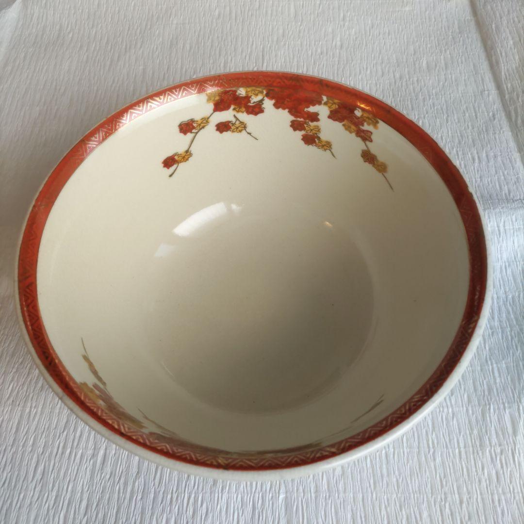 『鶏と紅葉の模様の陶器』工芸品・観賞用