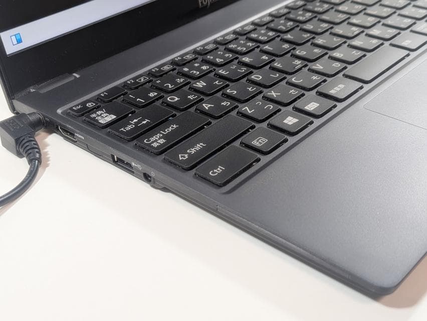 【美品】Win11✨新品8GB✨薄型＆超軽量✨ノートパソコン✨持ち運びに