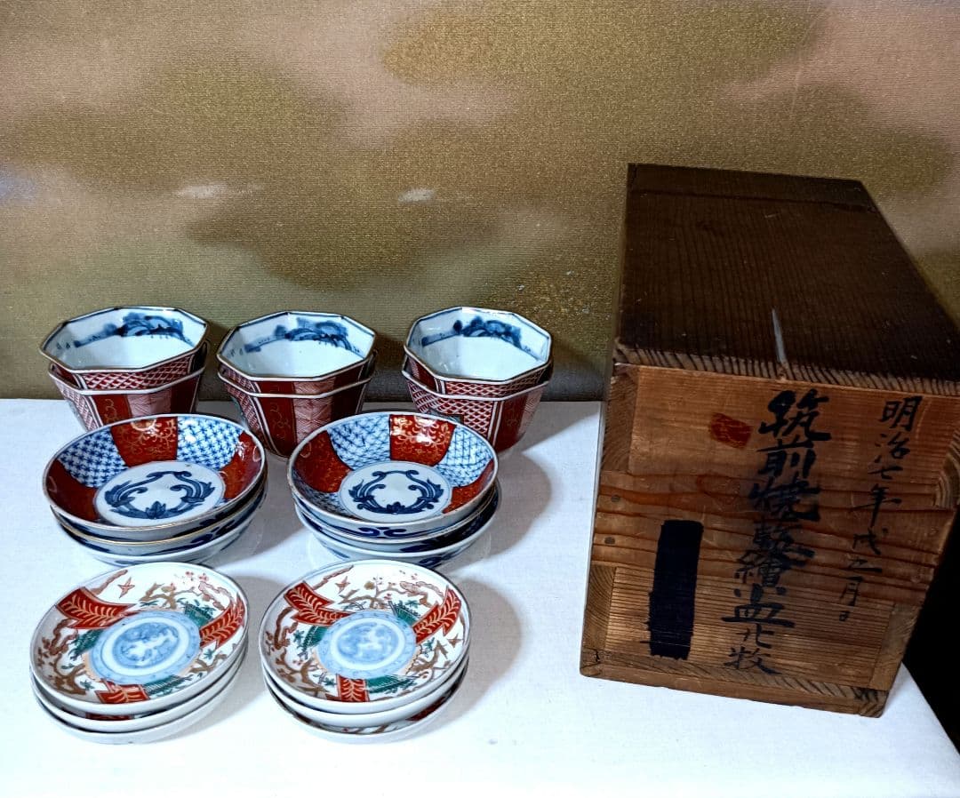 SORA　明治時代の錦手大猪口、色付小皿、金彩色絵小皿各６客計１８客セット
