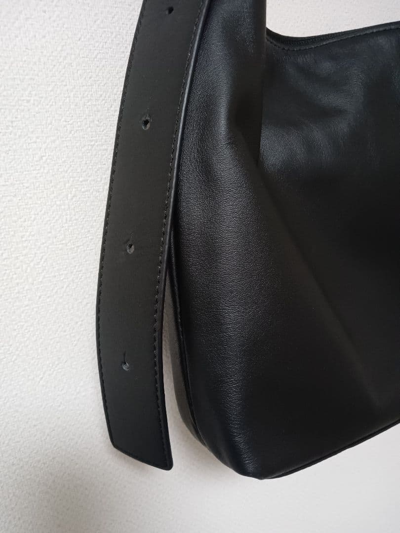 イアパピヨネ 本革 2WAYレザーショルダーバッグ ブラック ear