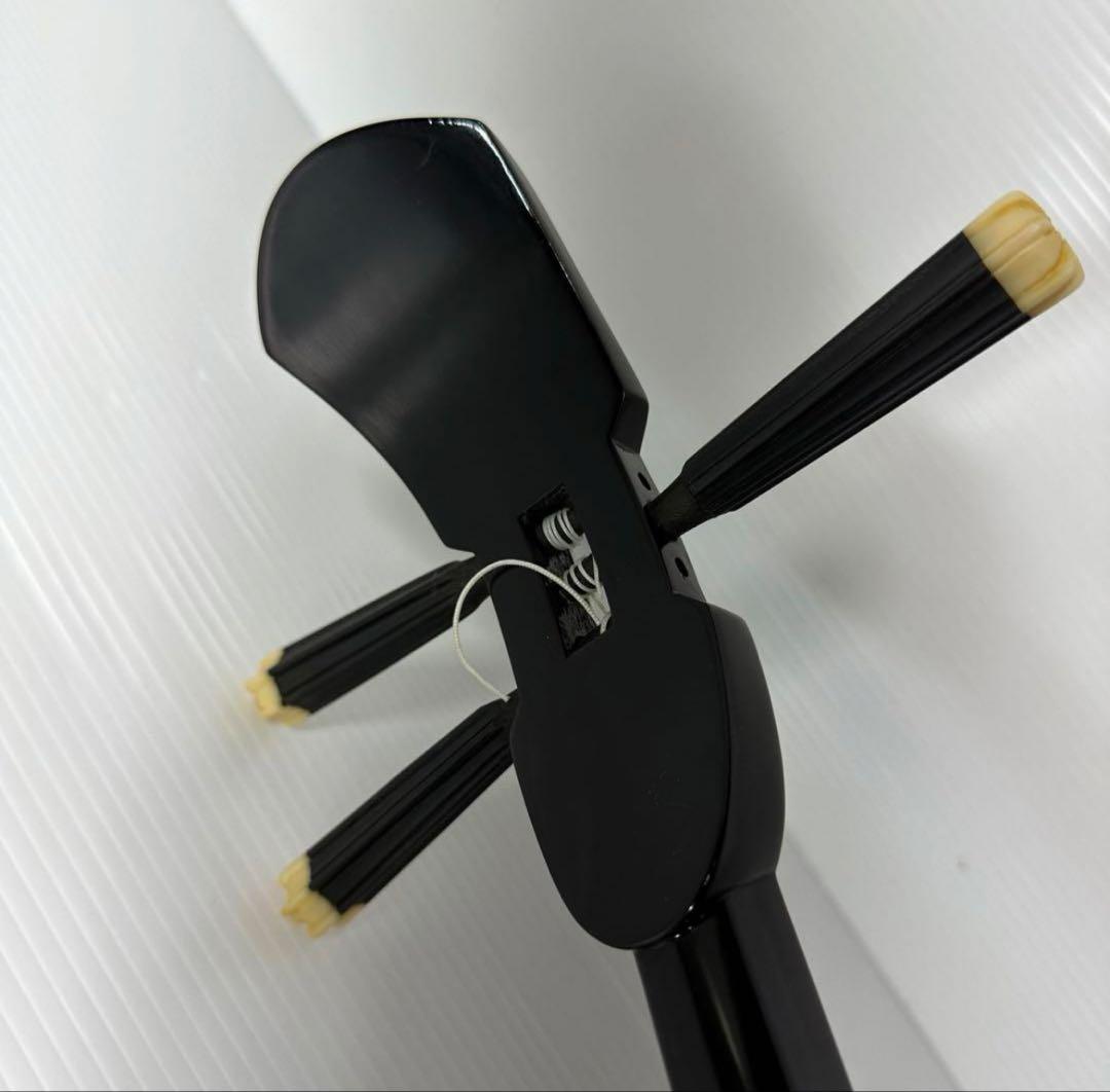 本日限定価格　沖縄三線　黒塗り　天然　蛇皮　ハードケース　和楽器