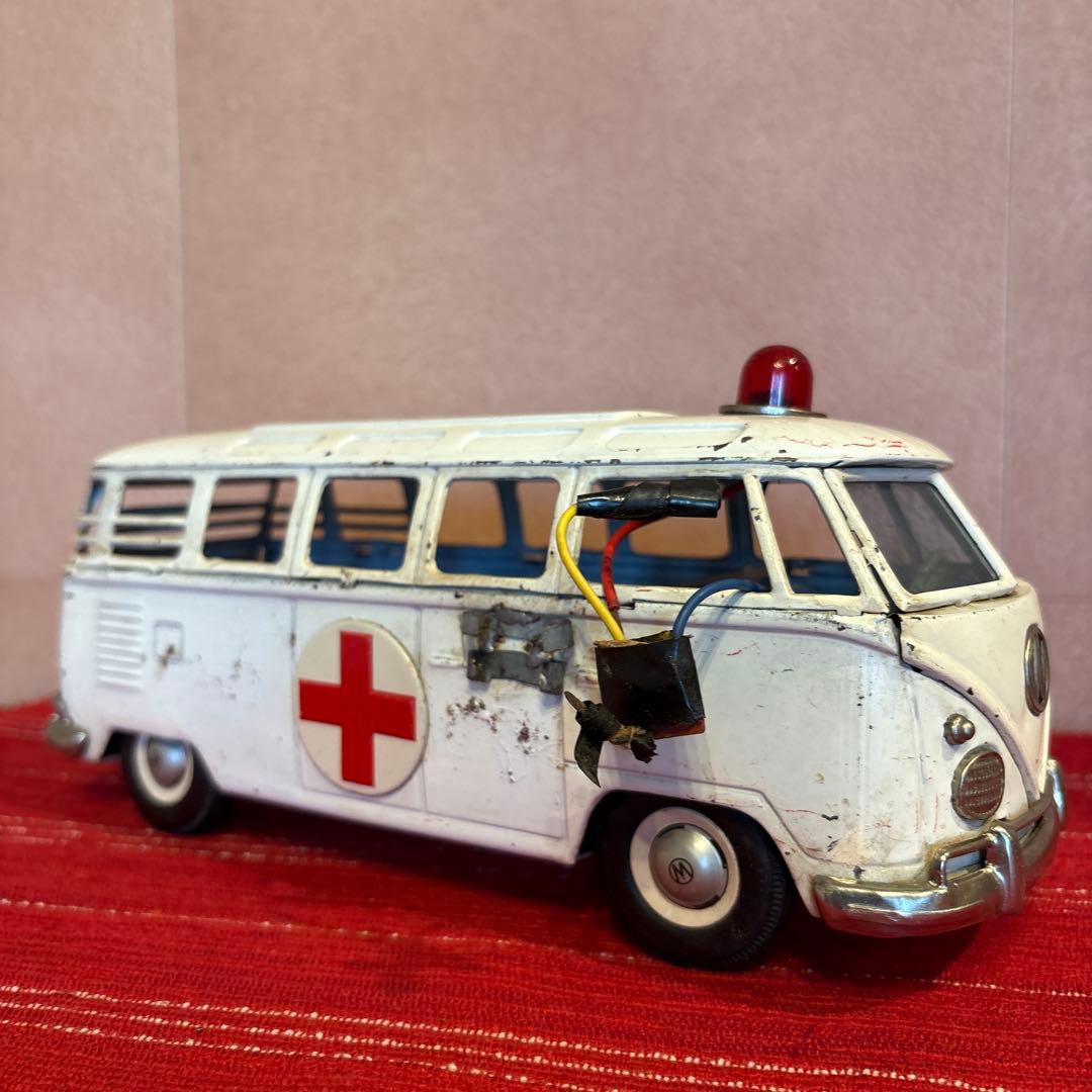 バンダイ（　旧萬代屋　）フォルクスワーゲン　 救急車　昭和レトロ　ブリキ