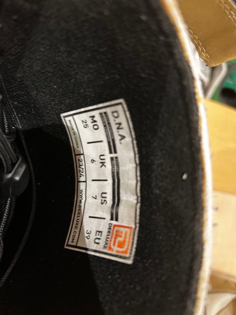 DEELUXE 　DNA D.N.A LARK スノーボードブーツ　25