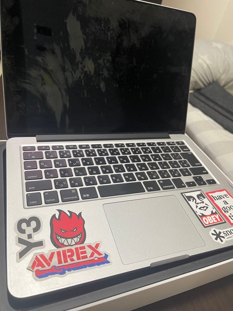 MacBook Pro 充電器付き ステッカー多数