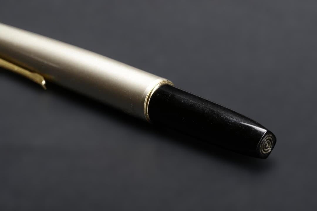 PLATINUM プラチナ 万年筆 ペン先14K ブラック×ゴールド