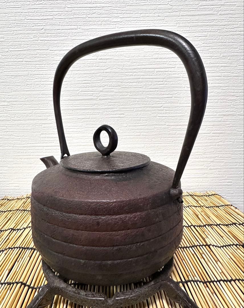 ＵＳＥＤ、良品　岩手県奥州 佐秋鋳造所 佐藤守巨造 真作保証　南部鉄瓶 南部鉄器