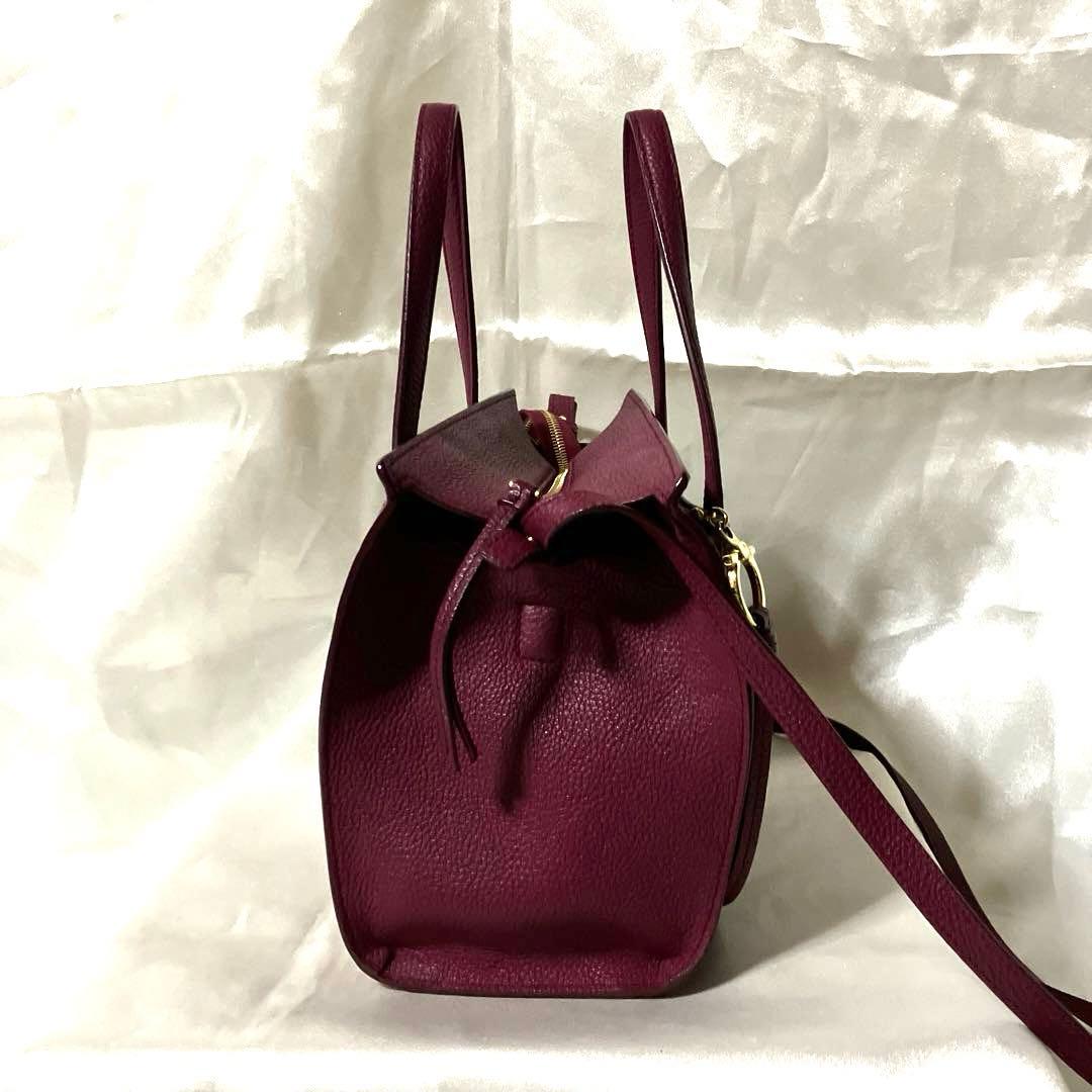 フェラガモ　イタリアンレザーハンドバッグ（バーガンディ）