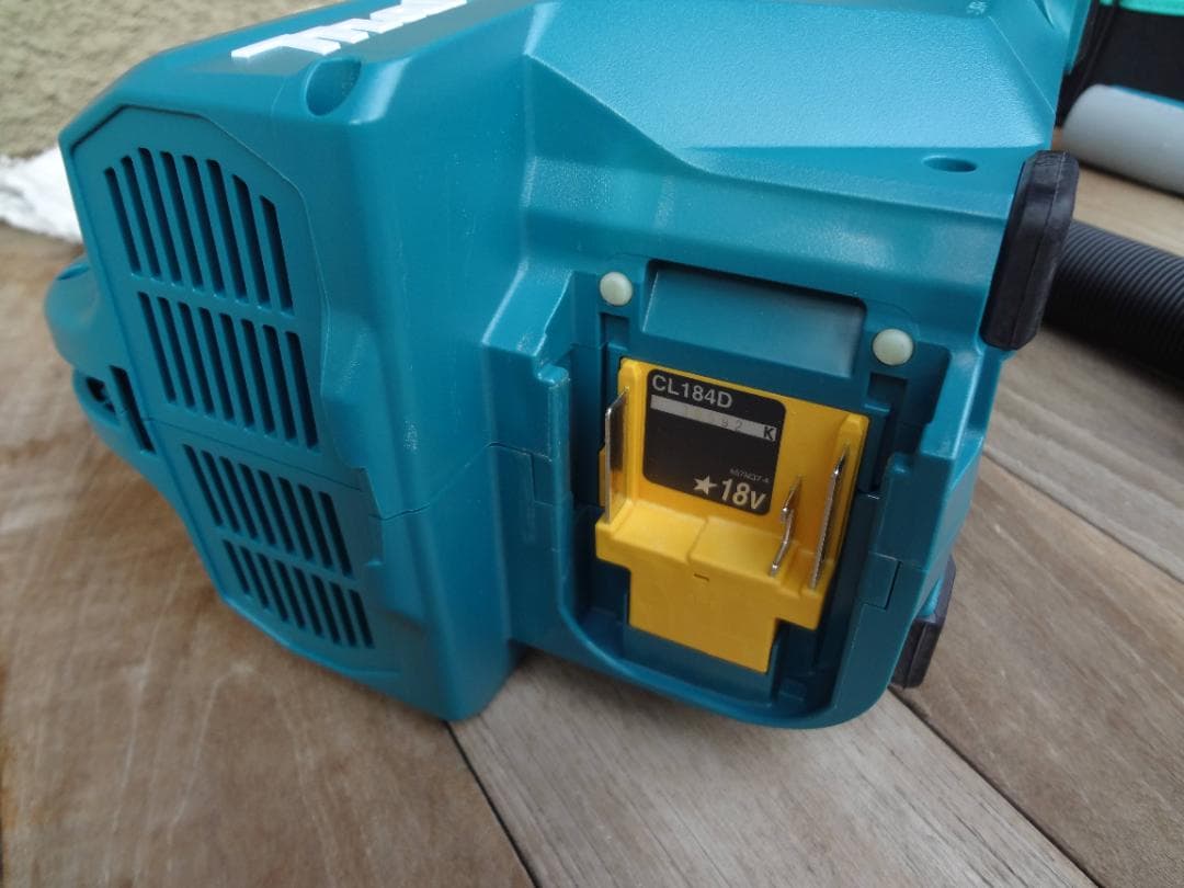 Makita CL184D コードレス掃除機 中古