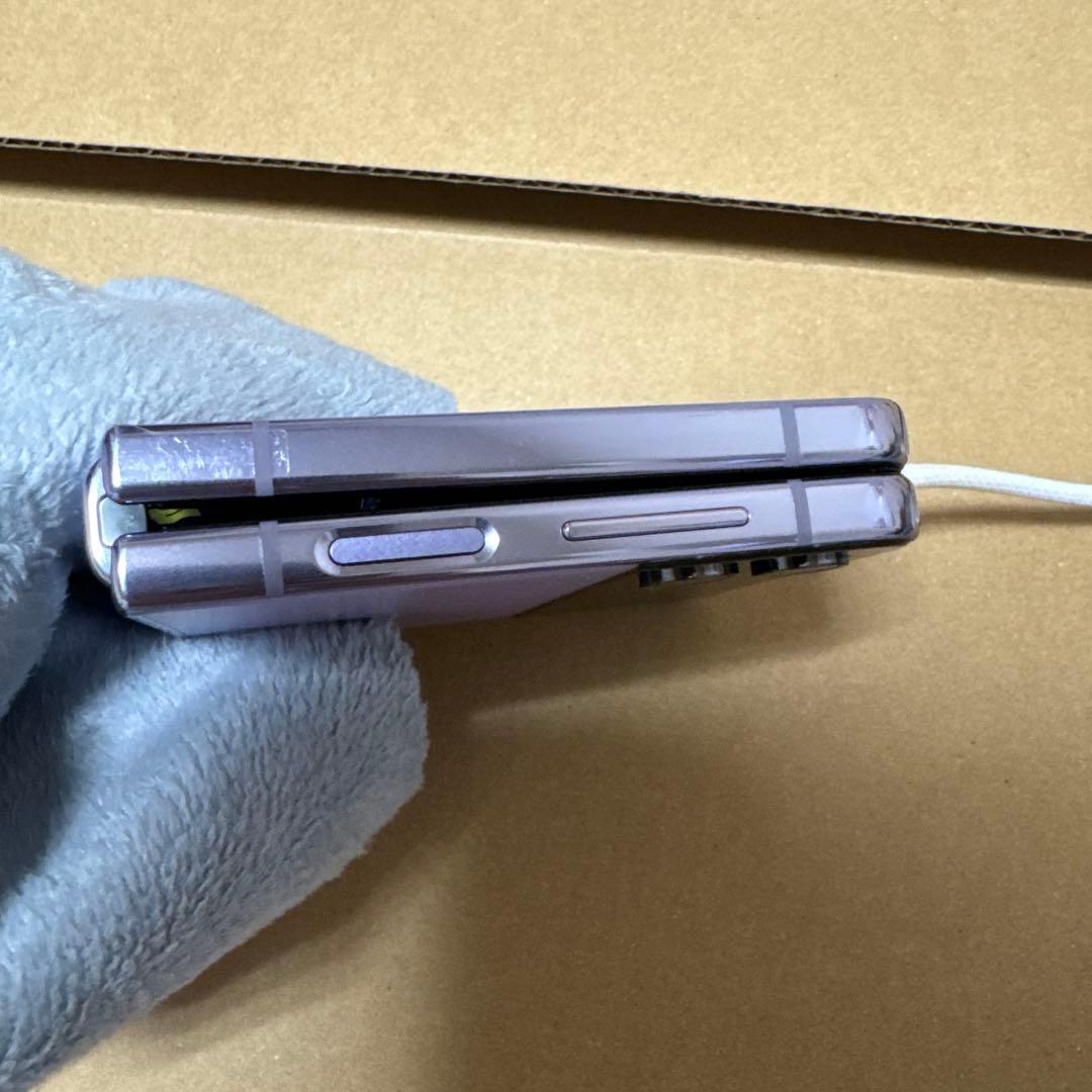 Galaxy Z Flip4 ボラパープル