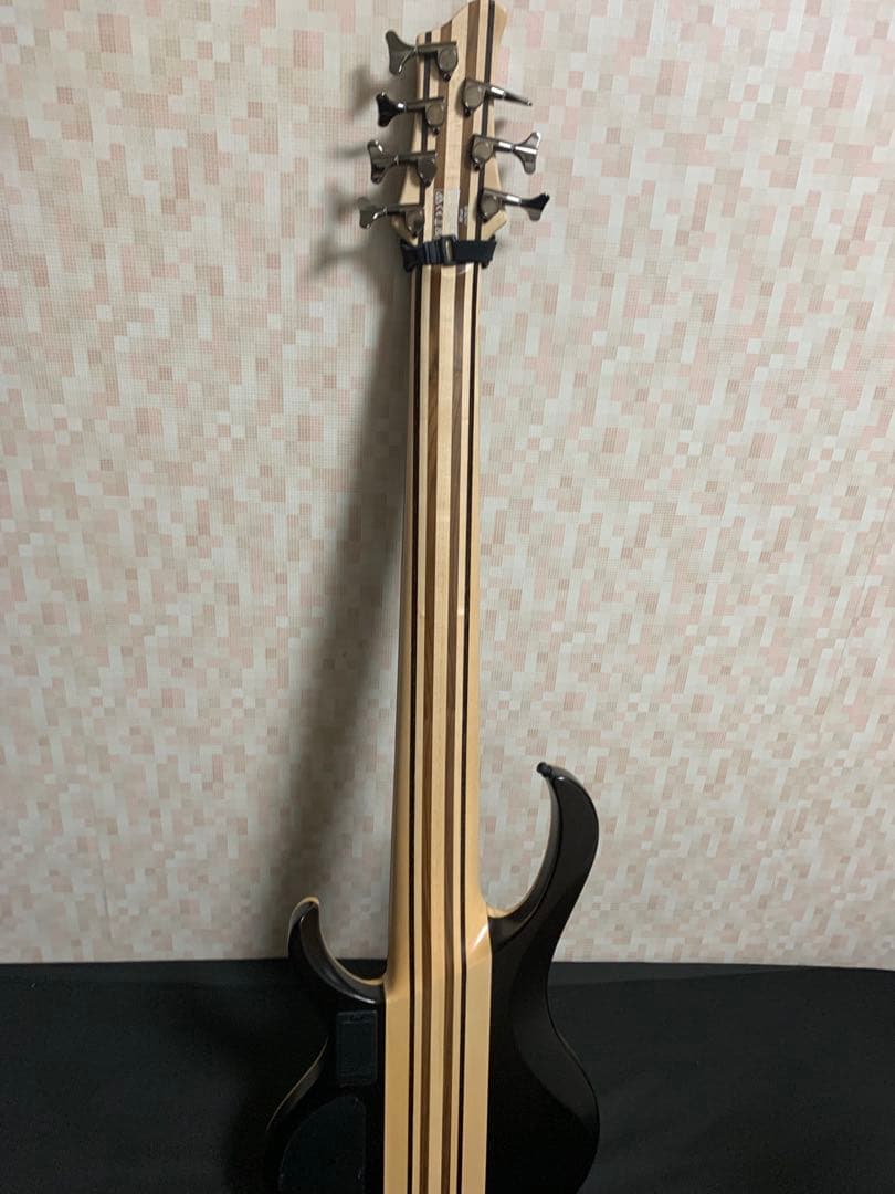 アイバニーズ　7弦ベース［フィンガーランプ．フレットラップ付き］