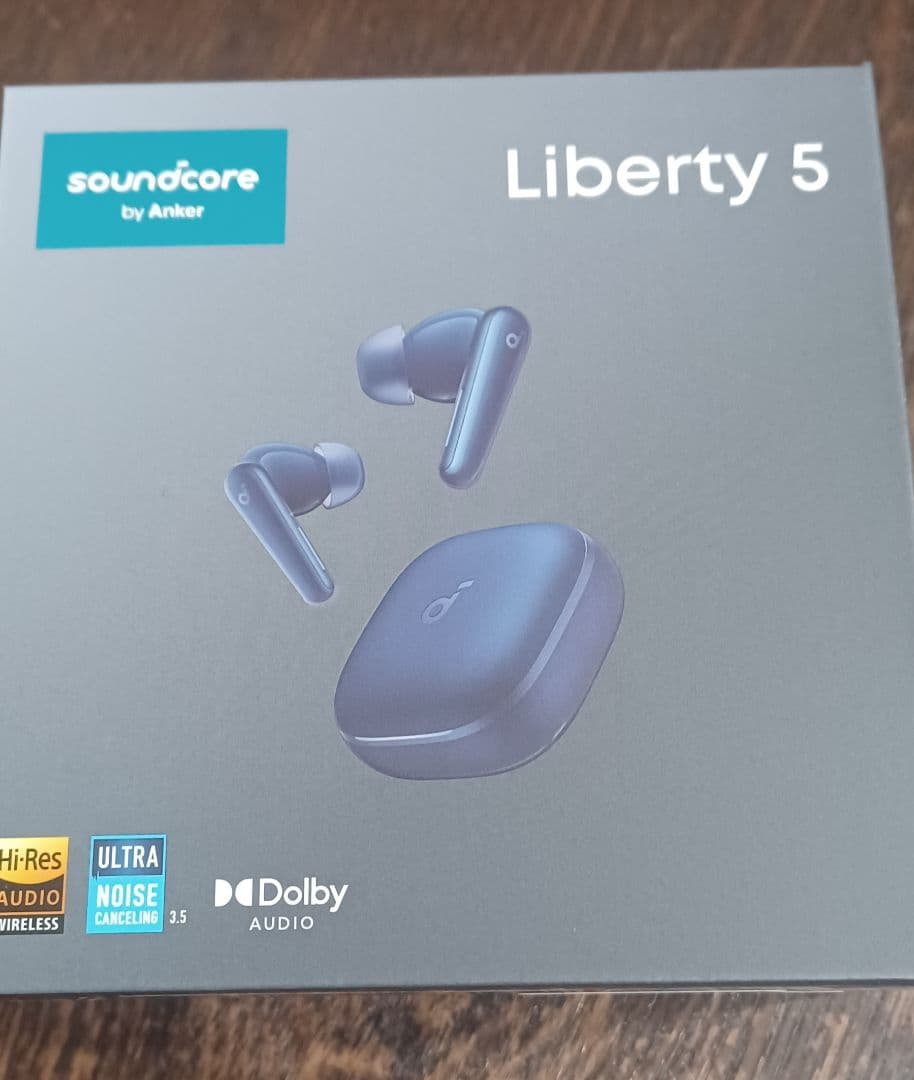イヤホン Anker Liberty5
