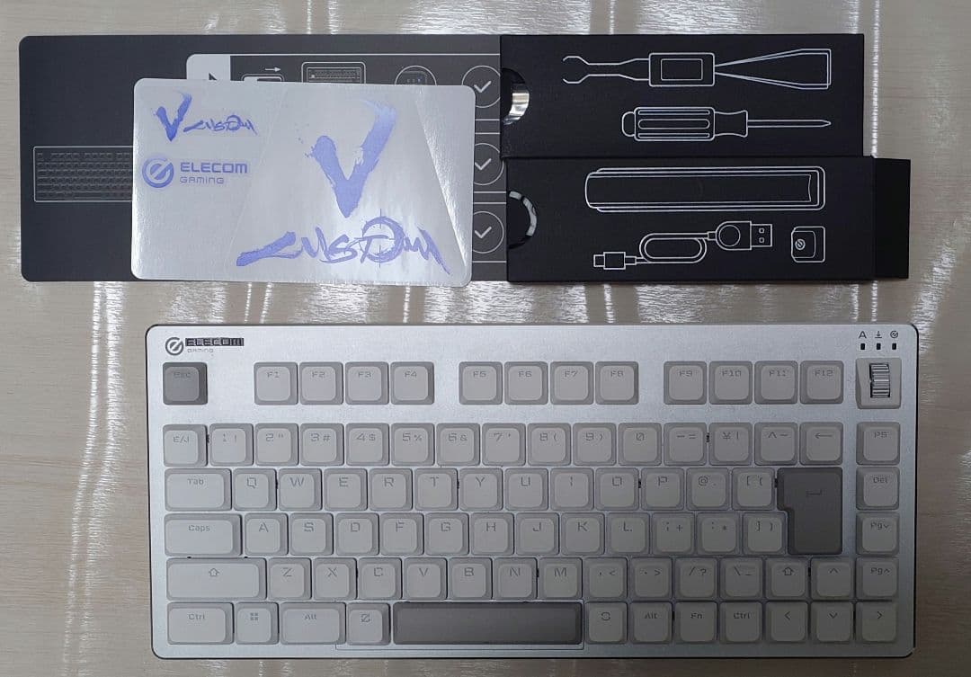 ELECOM 75% ゲーミングキーボード V custom VK520LLWH