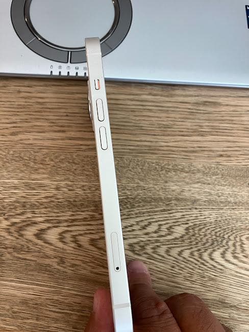 m*i様 美品☆Apple iPhone 13 ホワイト 本体