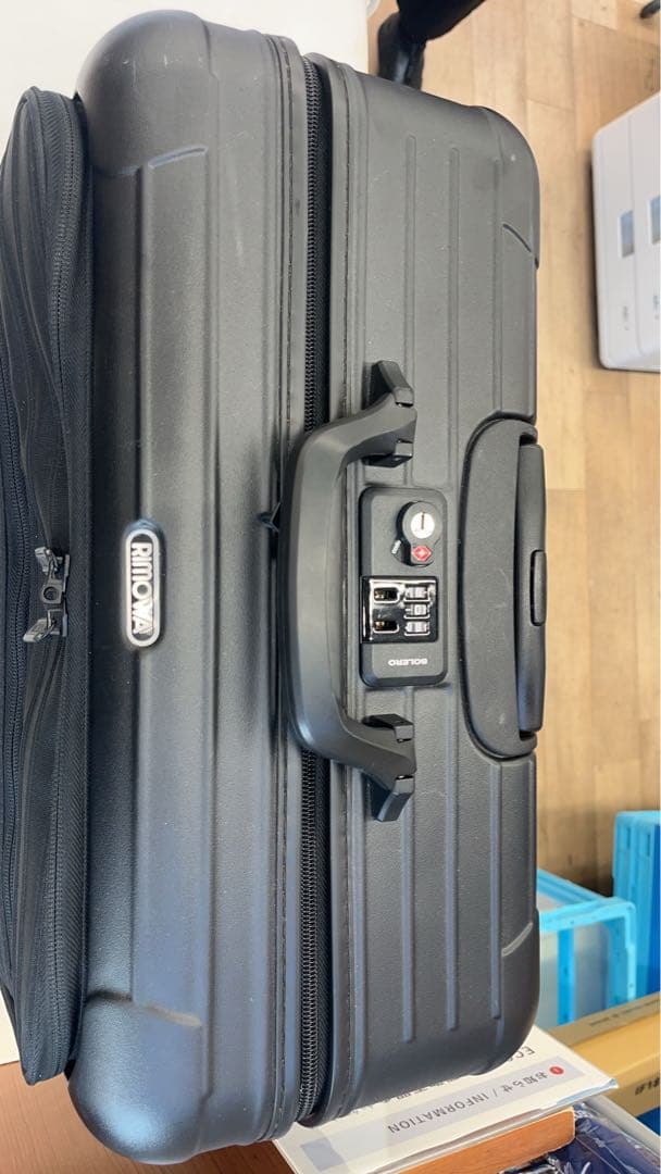 ■リモワ ボレロ キャリーケース 2輪