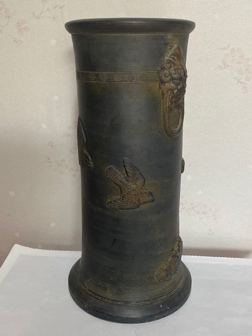 ⭐️明治時代 貼花 鬼面 鷹 翔雀文様 筒形壺 瓶 一点物 置物飾り 骨董品