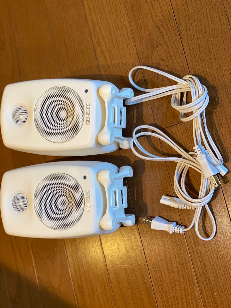 GENELEC G One ホワイト アクティブスピーカー　中古美品