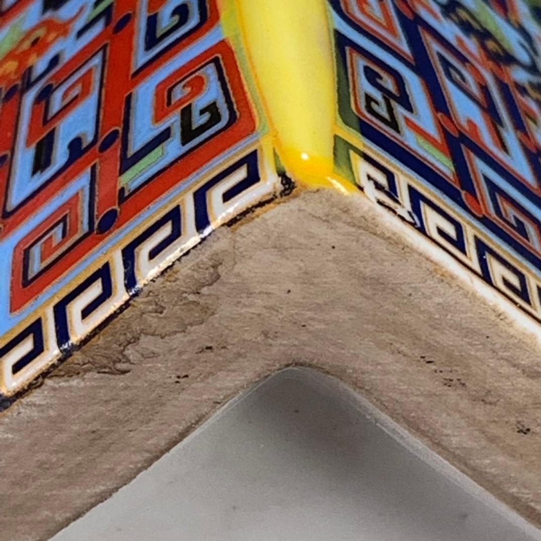 パステル蒔絵人物四角い花瓶  景徳鎮 陶磁器 装飾品 工芸品 美術品 置物