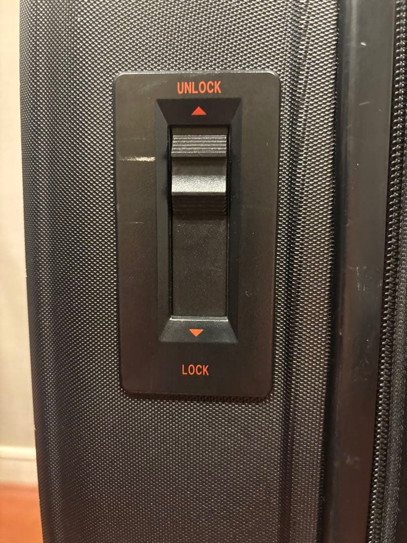 BRIEFING ブラックキャリーケース 中型