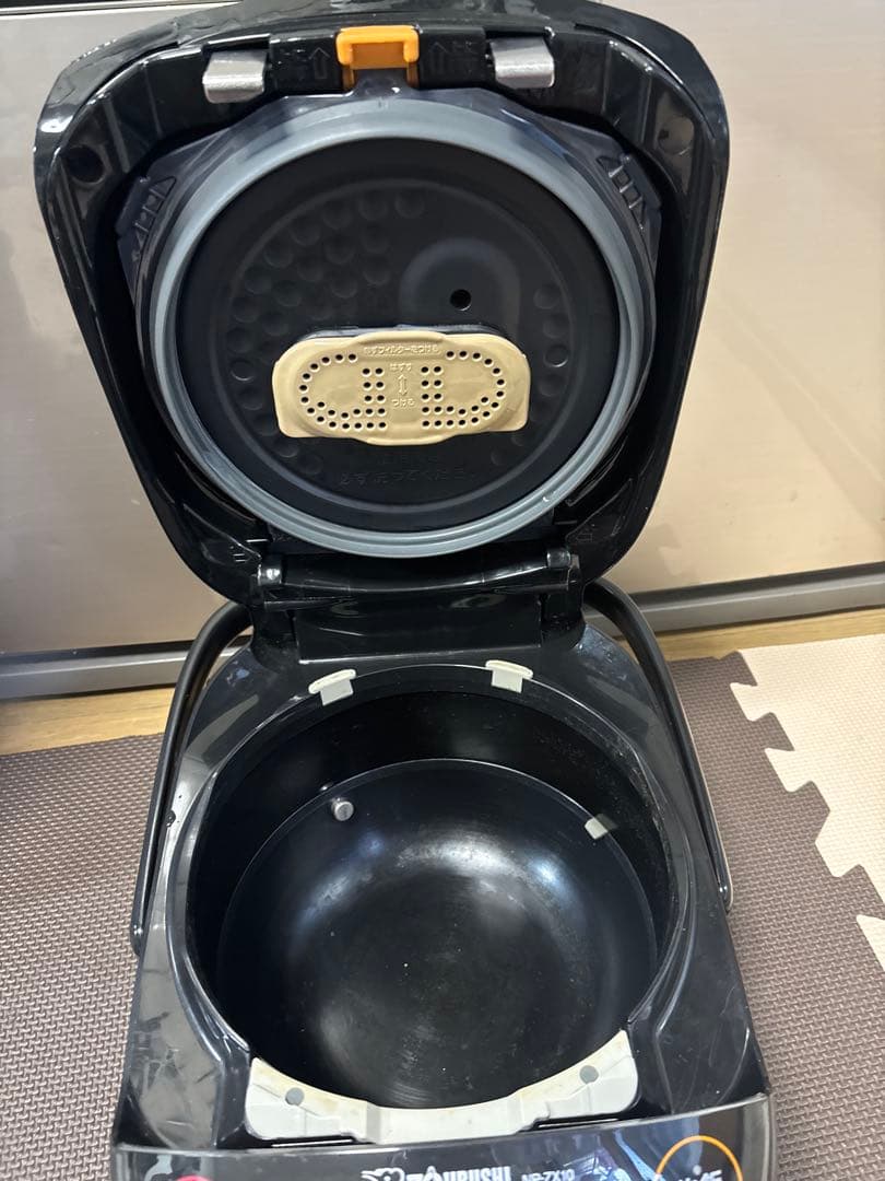 [倉庫処分セール]象印 圧力IH炊飯ジャー NP-ZX10-2022年製