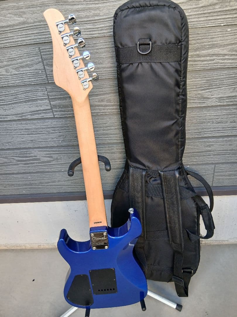 Charvel エレキギター (ブルー) ESPケース付き