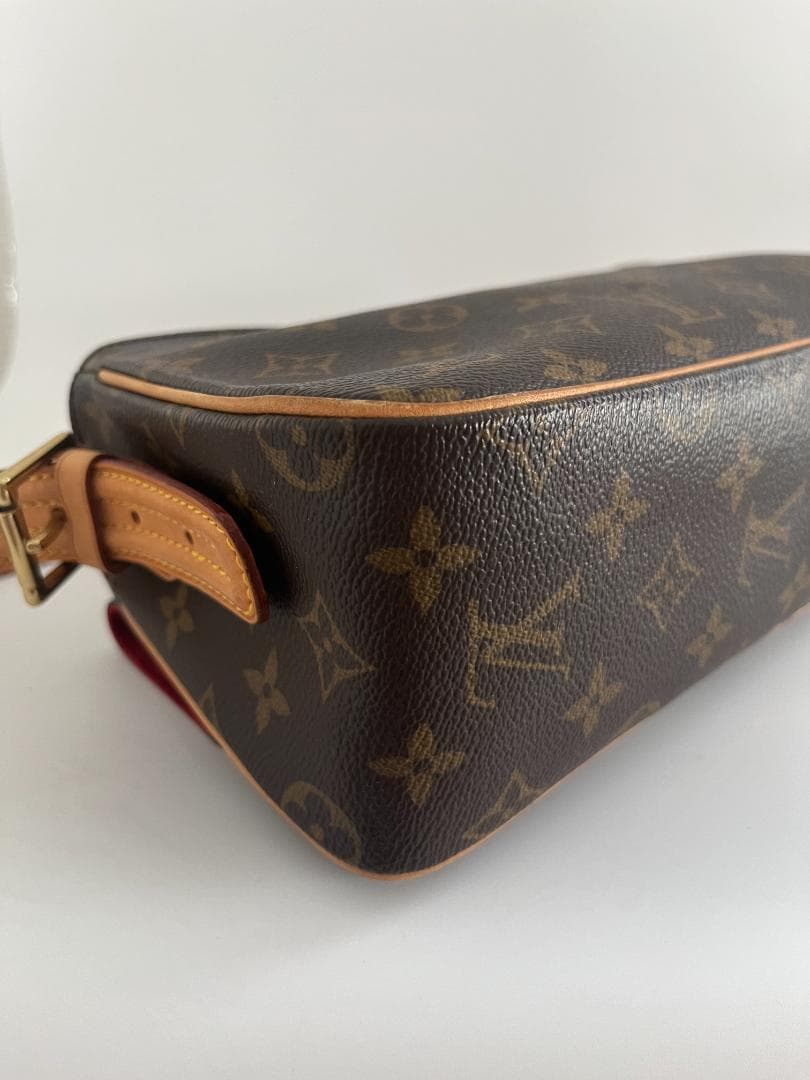 Louis VuittonモノグラムM51164ショルダーバッグ ヴィバシテMM