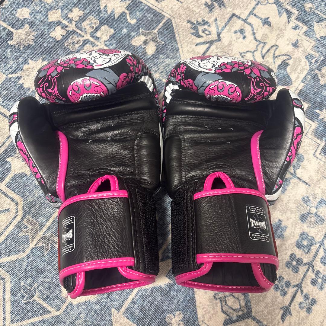 TWINS SPECIAL ボクシンググローブ 8oz スカル柄　最終値下げ