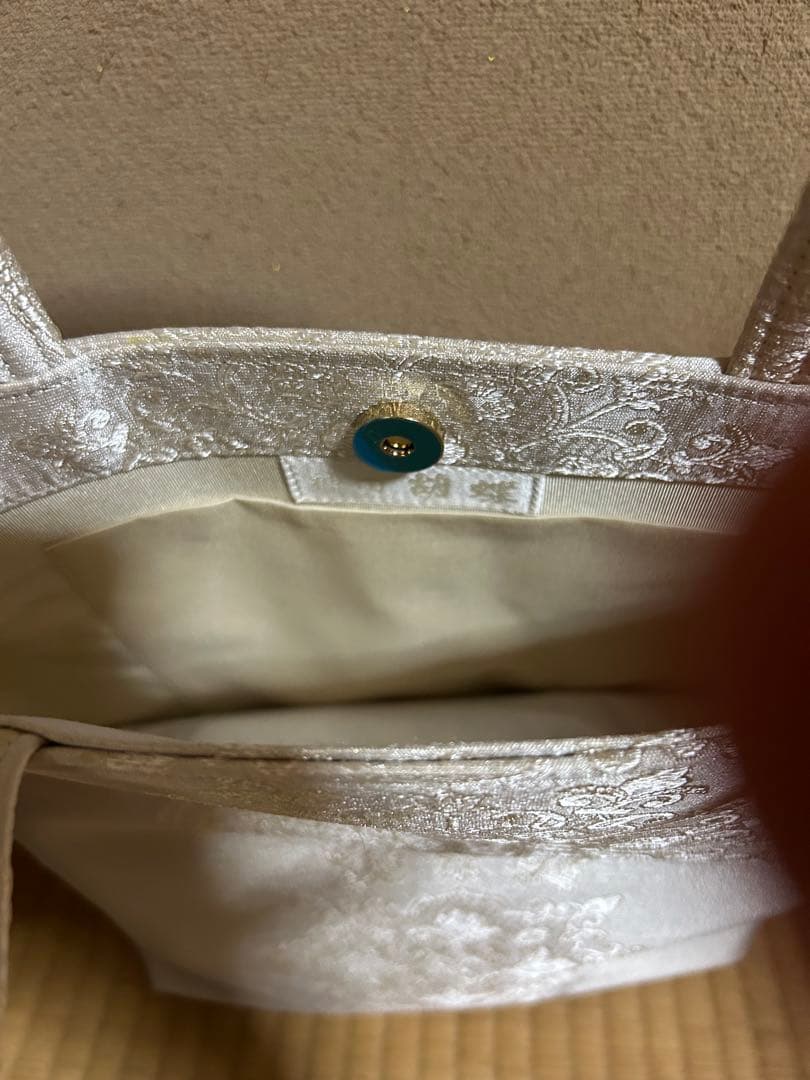 最終値下げ⭕️新品 神田胡蝶 華紋刺繍入りバック シルバー