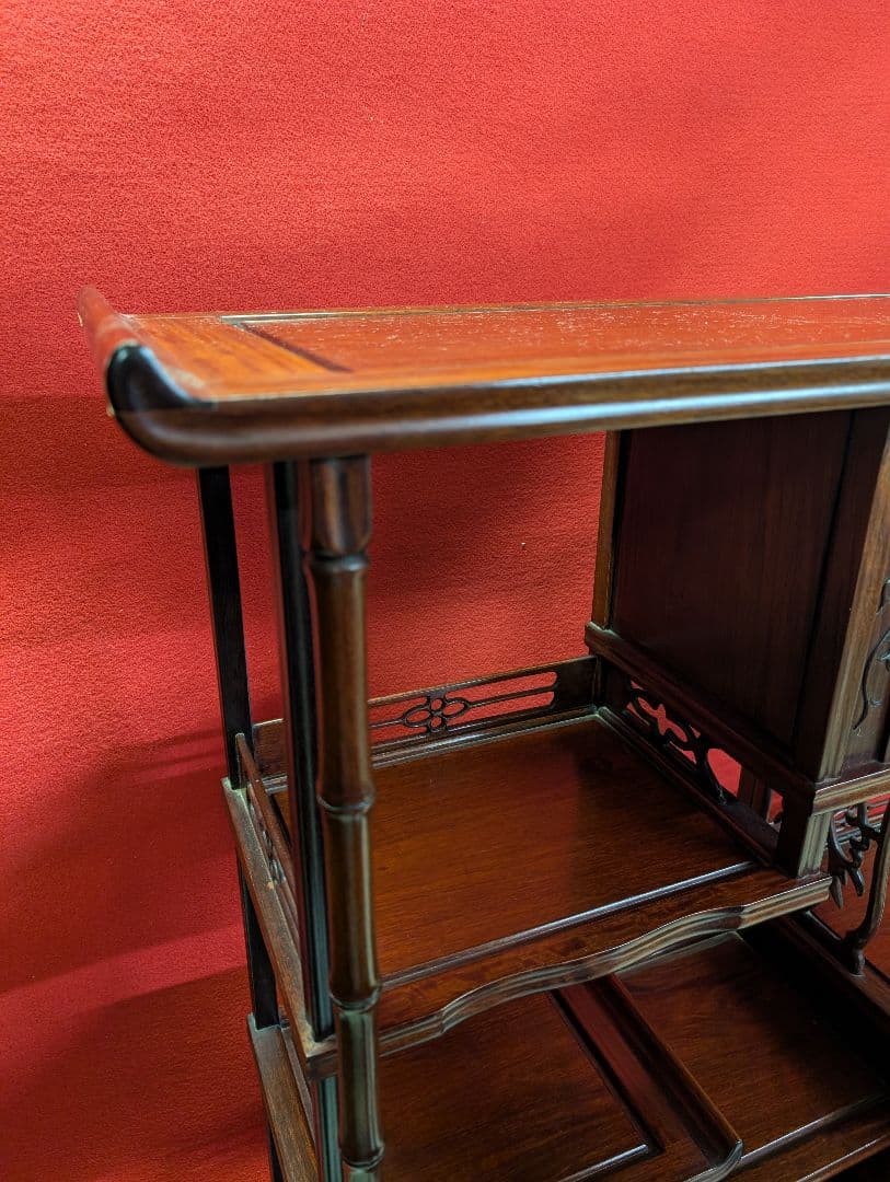 唐木 無垢材 高級 茶棚 花梨 茶箪笥 違い棚 総花梨 飾り棚 竹柄 花鳥彫刻