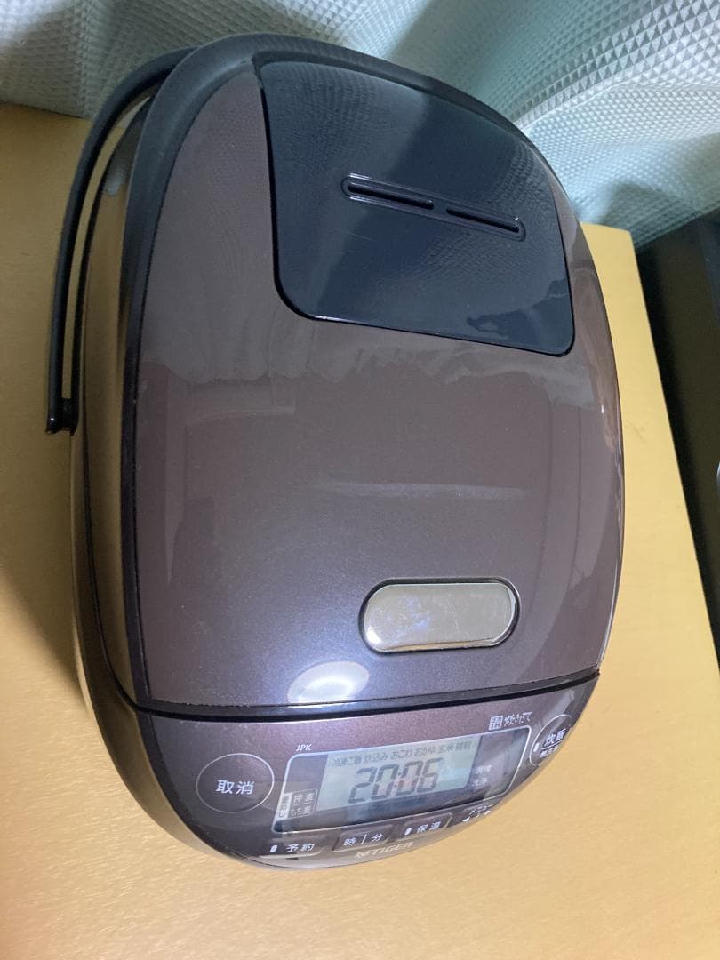 ★TIGER JPK-B100 圧力IH炊飯 ジャ2020 年製 5.5合炊き
