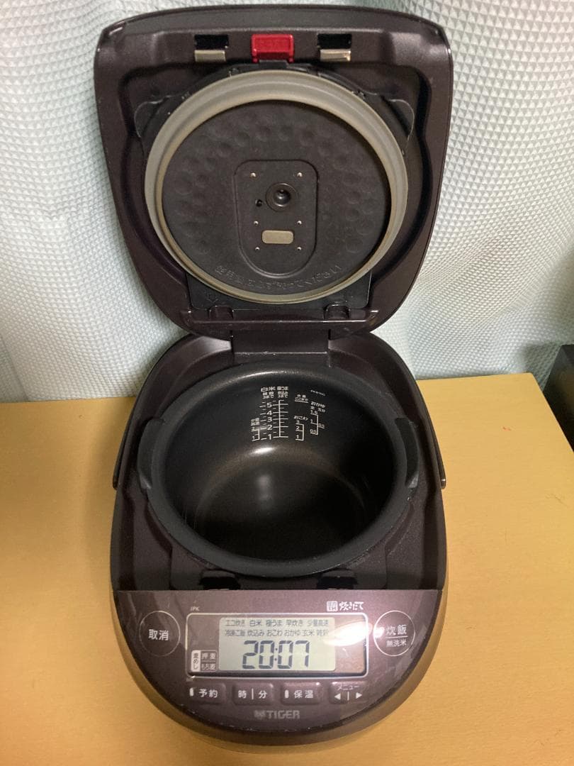 ★TIGER JPK-B100 圧力IH炊飯 ジャ2020 年製 5.5合炊き
