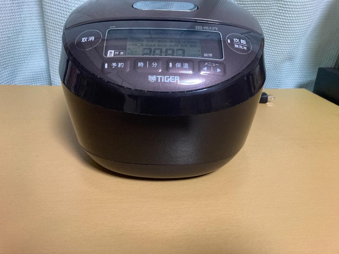 ★TIGER JPK-B100 圧力IH炊飯 ジャ2020 年製 5.5合炊き