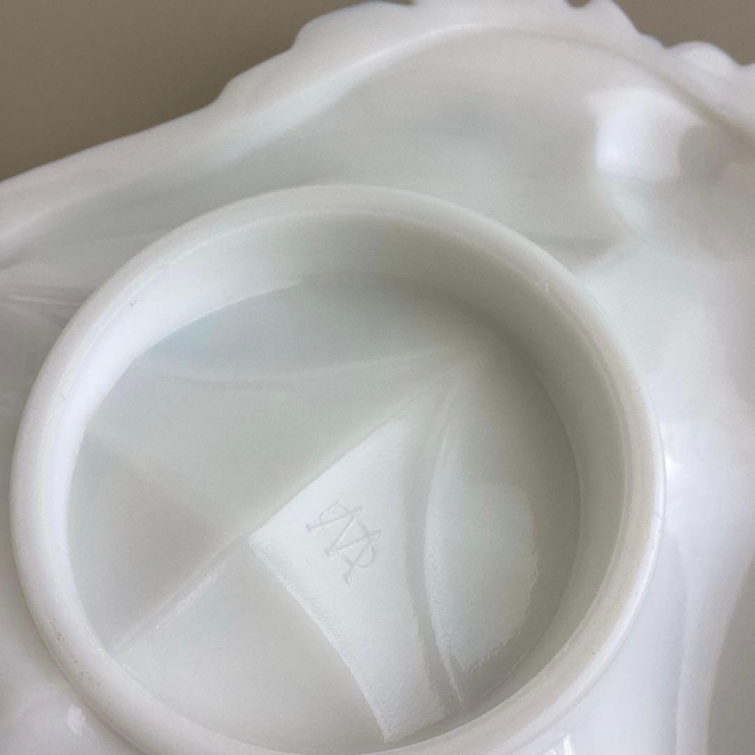 アメリカヴィンテージ ♤ ミルクガラスのハンドトレイ ♤ ウエストモアランド