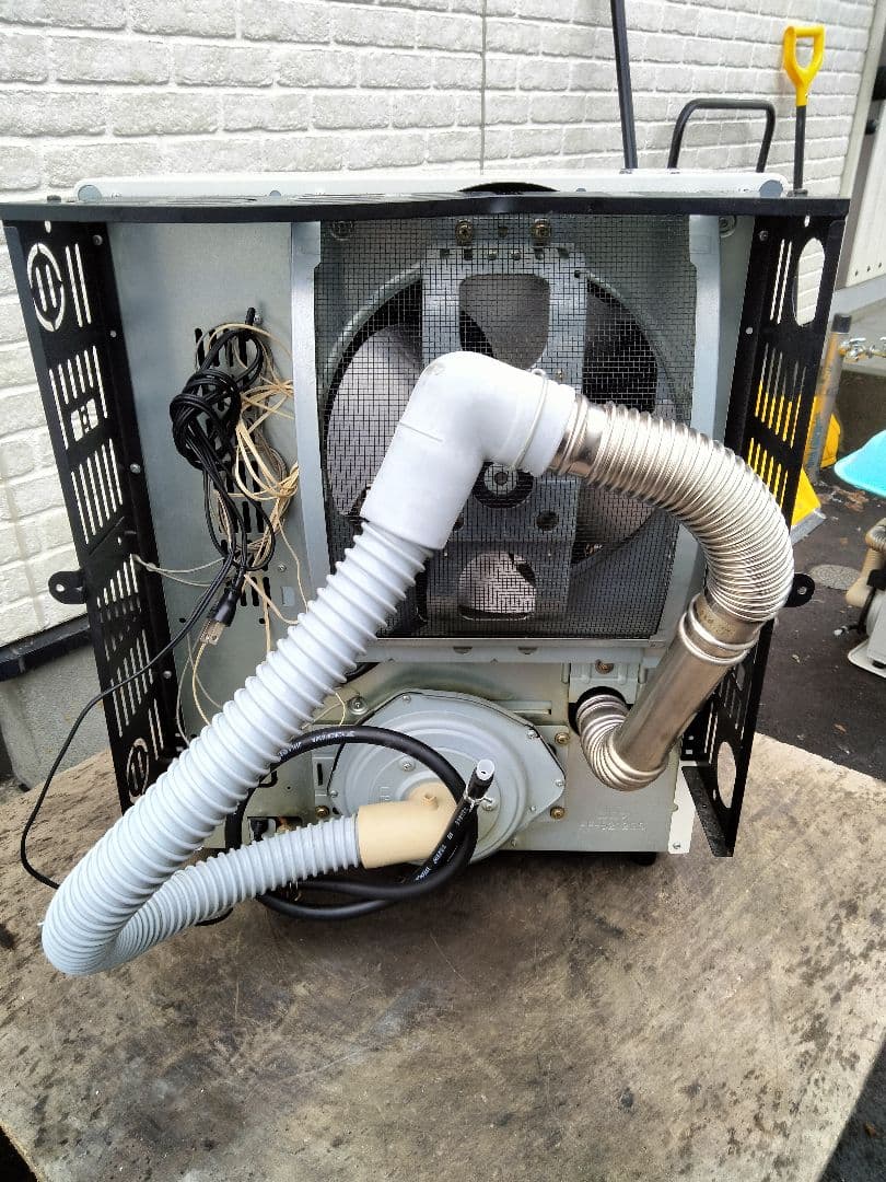 札幌発コロナFF温風石油ストーブ！品番「FF‐5213GS」2013年式中古品②