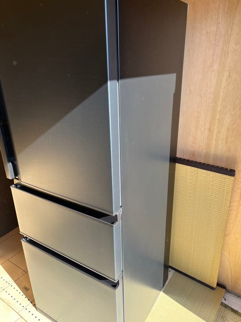 ☆美品☆ 2025年製　TOSHIBA 3ドア冷蔵庫 GR-W33SC(KZ)