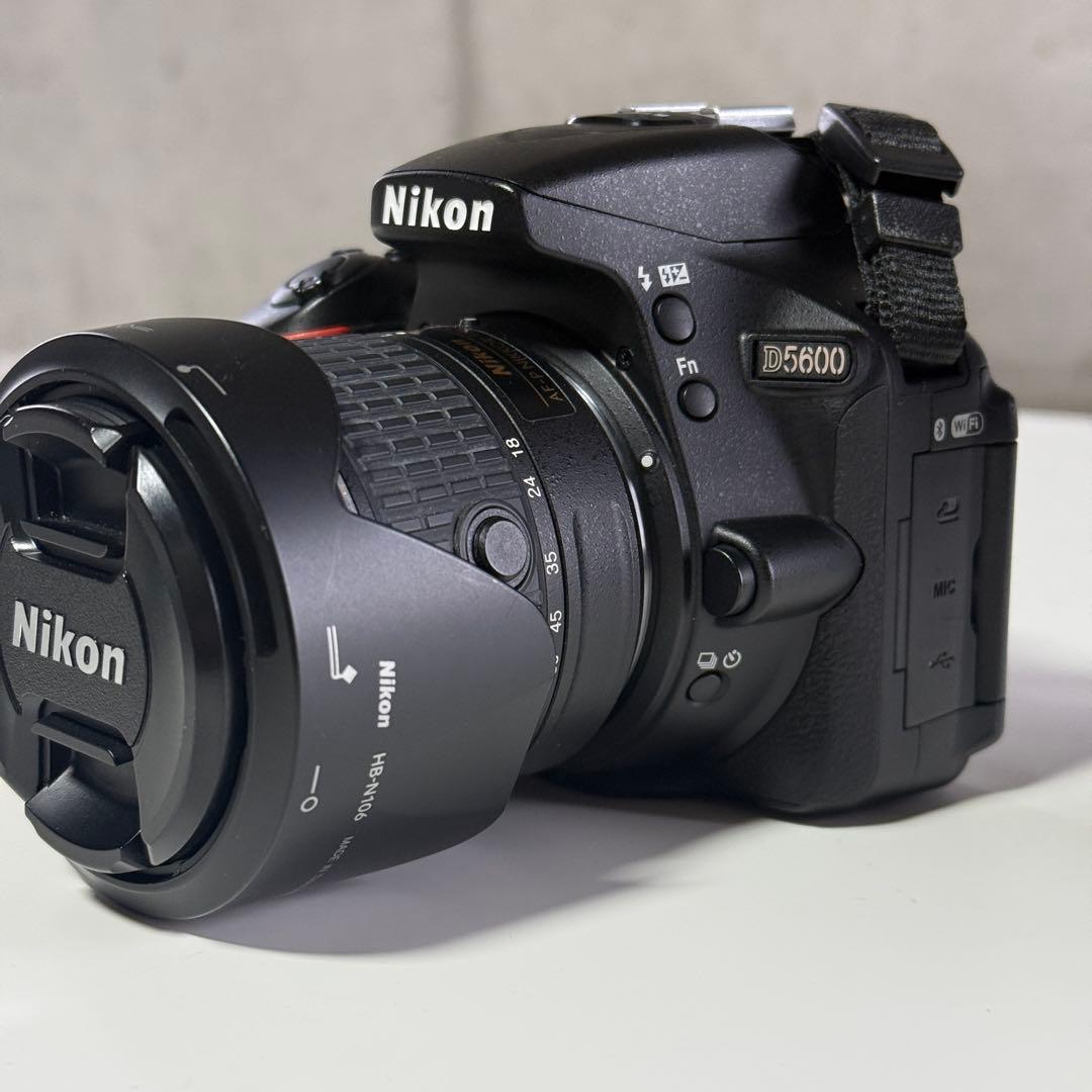 Nikon デジタル一眼レフカメラ D5600 ダブルズームキット バッグ付き